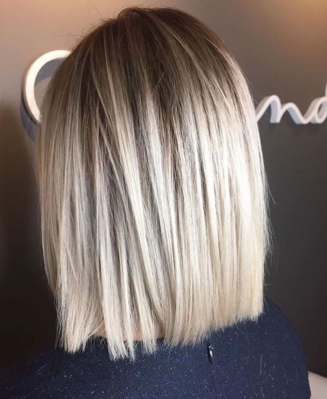 straight blonde balayage bob Platinový Blond, Blonde Ideas, Blonde Balayage Bob, Balayage Straight, Balayage Lob, Balayage Straight Hair, Pin Straight Hair, Long Bobs, Balayage Bob