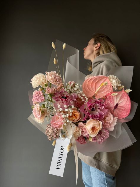 Flower Shop Design, Luxury Flower Bouquets, Flower Bouquet Diy, Creative Flower Arrangements, Boquette Flowers, Flower Business, Flower Company, Modern Flower Arrangements, Flowers Bouquet Gift