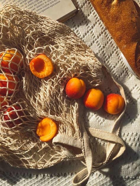 Summer Aesthetic Fruit, Fruit Summer Aesthetic, Peach Aesthetic Pictures, Peach Art Aesthetic, Summer Fruits Aesthetic, Picnic Flatlay, Orange Summer Aesthetic, Summer Fruit Aesthetic, Late Summer Aesthetic