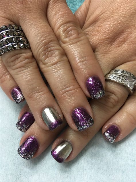 Purple New Years Nails, Purple And Silver Nails Designs, Purple Nails Winter, Fall Bling Nails, Bling Nail Designs, Chrome Gel Nails, Anna Nails, Gel Nails Ideas, Purple And Silver Nails