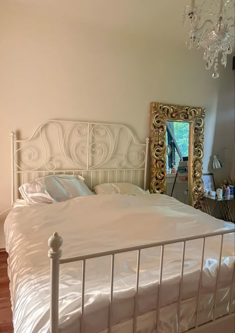 Wired Bed Frame Aesthetic, Coquette Bed Frame, Pretty Bed Frame, Bedframe Aesthetic, Bedrooms Bookshelves, Nostalgic House, French Glam, Room Perfume, Vibey Room