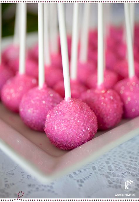 Hot pink cake pops Hot Pink Cake, Pink Party Foods, Hot Pink Cakes, Barbie Pool Party, Pink Cake Pops, Hot Pink Birthday, Sparkle Cake, Buffet Dessert, Pink Sweet 16