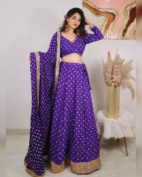 Ghagra Blouse Designs Latest, Kurti And Sharara, Bandhani Lehenga, Dark Green Prom Dresses, Somya Gupta, Best Indian Wedding Dresses, Indian Dress Up, Navratri Collection, Lehenga Saree Design