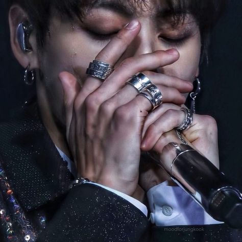 Hands and RINGS I�’m ready . . . . #jeonjungkook #jungkookhands #jungkookhot #jungkookdetails #jungkookedits #jungkookrings #jungkooksinging… Jungkook Fanart, Jeon Jungkook Photoshoot, Jeon Jeongguk, The Perfect Guy, Jungkook Abs, Kim Taehyung Wallpaper, Bts Korea, Jungkook Cute, Foto Jungkook