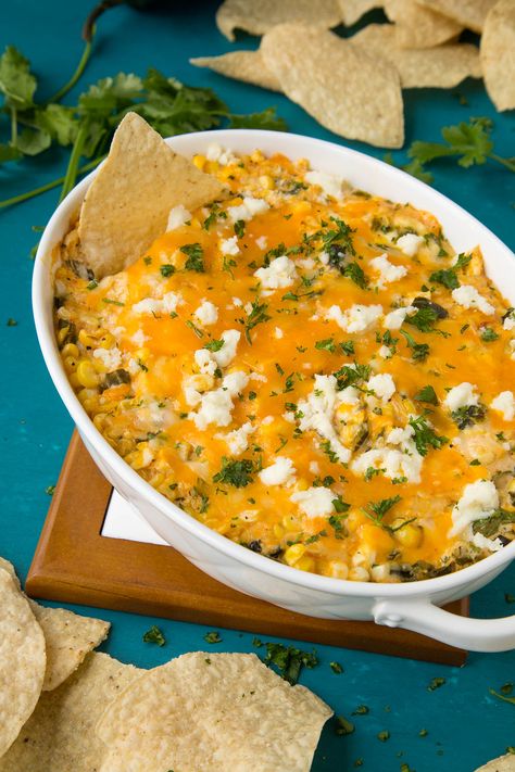 Cheese Dip with Corn and Roasted Poblanos Chili Pepper Hot Sauce Recipe, Dip With Corn, Spicy Appetizer Recipes, Peruvian Chicken Recipe, Poblano Peppers Recipes, Chili Pepper Recipes, Roasted Poblano Peppers, Roasted Poblano, Spicy Appetizers