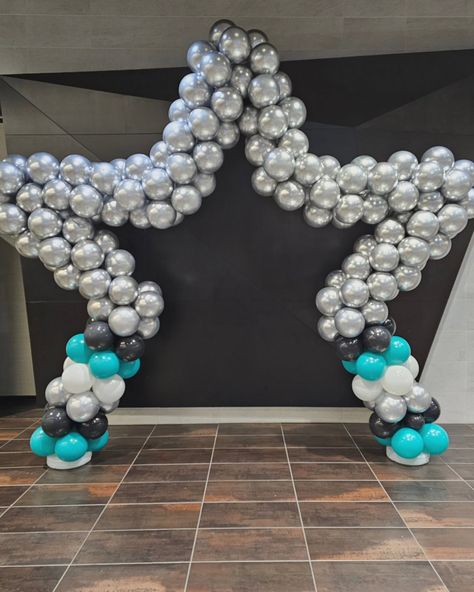 Say hello to one of our newest additions....👋 The 🌟 Star 🌟Frame #newballoonframe #starballoonframe #starframe #yyt #balloonarch #balloongarland #sportsdesign #allstars #starofthegame #balloonart @tuftexballoons @kalisanballoons @bargainballoons Balloon Frame, Balloon Art, Balloon Arch, Sports Design, Balloon Garland, Say Hello, The Star, Stars, Frame