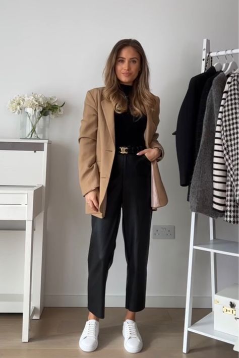 Casual Work Outfits Women, Looks Jeans, Mode Tips, Classic Style Outfits, Business Casual Outfits For Work, Stylish Work Outfits, Work Style, Business Outfit, Casual Work Outfits