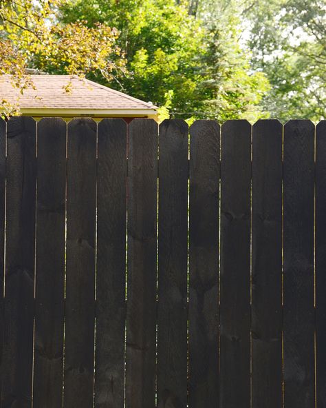 Black Fences, Exterior Fence, Staining Wood Fence, Farm Fences, Stockade Fence, Modern Wood Fence, Dog Ear Fence, Privacy Screening, Black Wood Stain