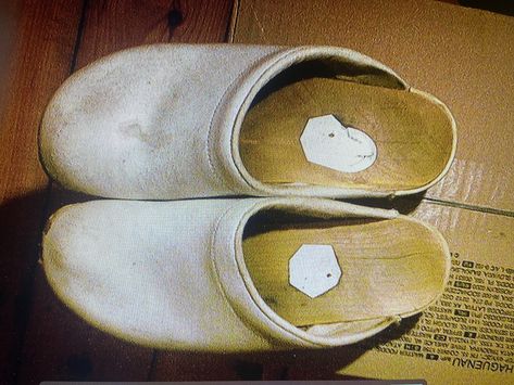 Nurse clogs 39 Nurse Clogs, White Clogs, Nursing Clogs, Platform Clogs, Clogs Shoes, Clogs, White