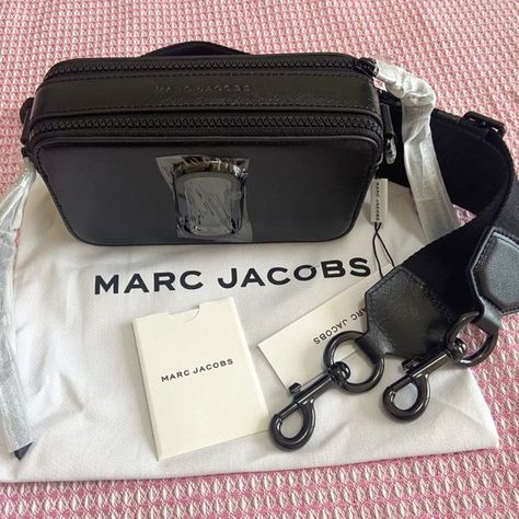 🖤Marc Jacobs Snap Bag Black Marc Jacobs Bag Black, Marc Jacobs Camera Bag, Black Messenger Bag, Brand Purses, Marc Jacobs Snapshot Bag, Snapshot Bag, Cute Online Clothing Stores, Snap Bag, Thug Style