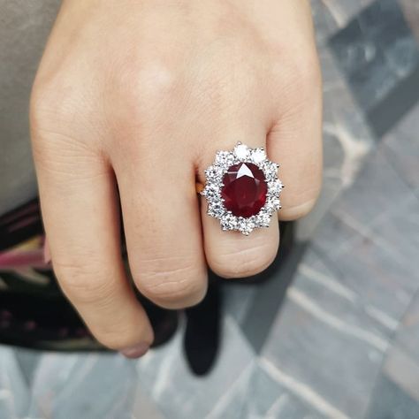 Ruby Cluster Ring, Cluster Ruby Ring, Luxury Ruby Cluster Ring With Diamonds, Luxury Classic Cluster Ruby Ring, Luxury Ruby Cluster Ring, Luxury Gold Ruby Cluster Ring, Luxury Red Ruby Cluster Ring, Ruby Wedding Rings, Expensive Jewelry Luxury