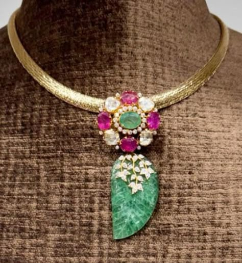 Ganjam Jewellery, Gold Chokers, Silver Jewelry Accessories, Emerald Jewellery, Designer Saree Blouse, Saree Designs Party Wear, Antique Jewelry Indian, Saree Blouse Patterns, Indian Necklace