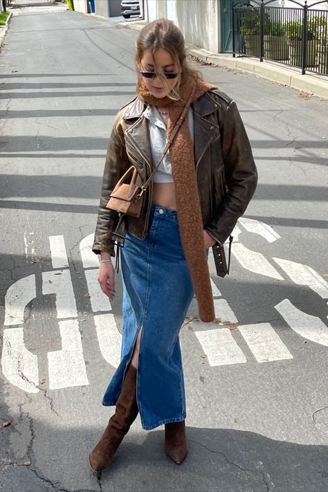 a girl wearing midi denim skirt with brown boots and brown leather jacket Midi Denim Skirt Outfit Fall, Jean Midi Skirt Outfits, Skirts With, Midi Denim Skirt Outfit, Boots Spring Outfit, Denim Skirt Outfit Fall, Denim Midi Skirt Outfit, Long Denim Skirts, Jean Midi Skirt