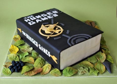 Hunger Games Cakes Birthdays, Hunger Games Cake Ideas, Hunger Games Birthday Party Ideas, Dauntless Clothes, Hunger Games Cake, Hunger Games Theme, Games Cake, Hunger Games Book, Thomas Party