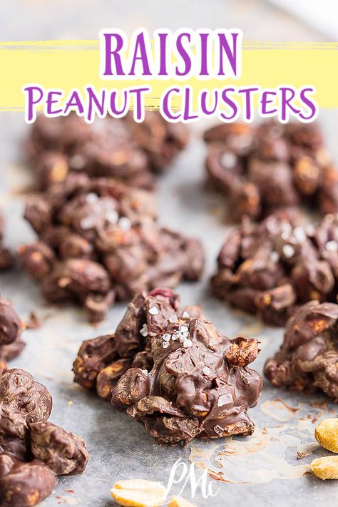 Easy and crazy delicious, Raisin Peanut Clusters (by callmepmc.com) are crunchy, sweet, a little salty. This is a great treat or homemade gift that you can mix together with very little work. Peanut Clusters Easy, Walnut Clusters, Chocolate Clusters, Gluten Free Chocolate Recipes, Chocolate Covered Raisins, Chocolate Raisins, Peanut Clusters, Chocolate Covered Peanuts, Hot Cocoa Recipe