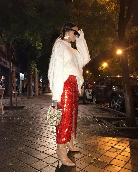 Laura Eguizabal on Instagram: “This Skirt ♥️#look #moda #fashion #style #estilo #streetstyle  #look #lookoftheday #soutfit #outfitoftheday #instagram  #instagramers…” Sequins Pants Outfit, Red Sequin Skirt, Laura Eguizabal, Sequin Skirt Outfit, Sequined Skirt, Red Sequin Dress, Dot Print Dress, Floral Print Dress Long, Sequin Pants