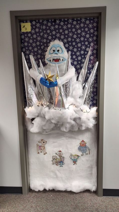 Christmas fun in the office. Yeti Door Decoration, Misfit Toys Door Decorations, Yeti Door Decorations For School, Rudolph Door Decorating Ideas, School Door Ideas, Christmas Trash, Holiday Classroom Doors, Dorm Door Decorations, Christmas Hallway