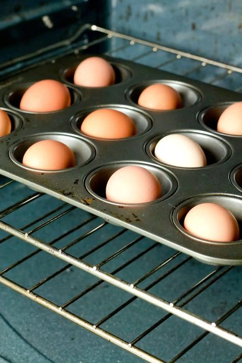 Oven Boiled Eggs, Baked Hard Boiled Eggs, Chunky Monkey Cookies, Oven Baked Eggs, Eggs In Oven, Cooking Hard Boiled Eggs, Keto Egg Fast, Making Hard Boiled Eggs, Hard Cooked Eggs