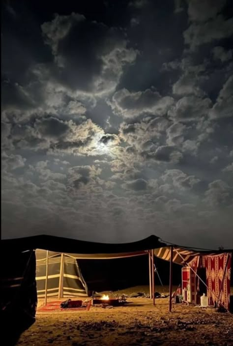 Arabian Nights Aesthetic, Instagram Likes And Followers, Rainy Sky, Workout Pics, Desert Aesthetic, Best Couple Pictures, Beautiful Beach Pictures, Arab Culture, Wallpaper Earth