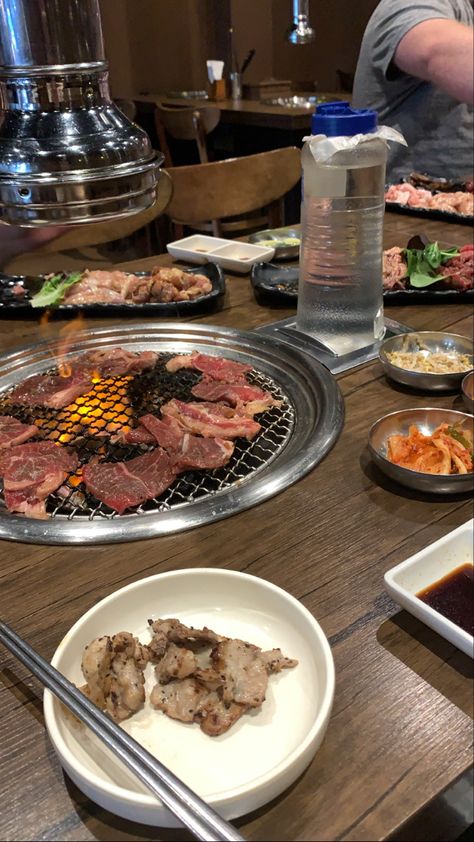 #bbq #korean #meat #yummy Korean Meat, Bbq Korean, Cow Meat, Bbq Meat, Korean Bbq, Tasty Food, Grilled Meat, Future Life, Nom Nom