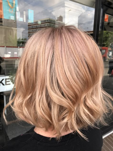 Copper Blonde Bob Hair, Rose Gold Bob Hair, Rose Gold Hair Short, Medium Copper Blonde Hair, Rose Gold Bob, Burnette Hair, Copper Bob, Bob Hair Style, Toner For Blonde Hair