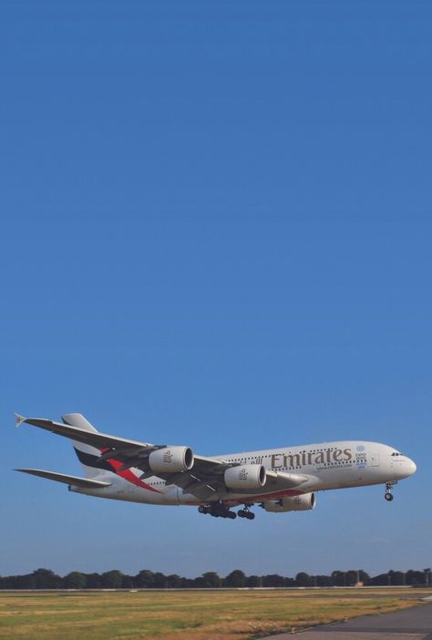 Emirates A380 Wallpaper, Air Plane Wallpaper, Emirates Plane, Airbus A380 Emirates, A380 Emirates, Plane Pics, Plane Poster, Boeing Planes, Emirates Airbus