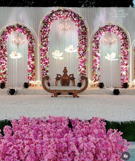 Reception Stage Decorations Indian, Haldi Mandap, Indian Wedding Stage Decoration, Mandap Decor Indian, Reception Stage, Engagement Decor, Marriage Reception, Ring Ceremony, Lights Wedding Decor