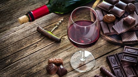 ABCs of Pairing Wine and Chocolate Chocolate Pairings, Chocolate Wine, Best Red Wine, Wine Desserts, Sweet Wine, A Glass Of Wine, Moscato, Bittersweet Chocolate, Wine Enthusiast