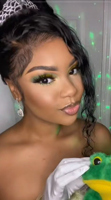 Tiana Makeup Princess, Princess Tiana Inspired Makeup, Tiana Inspired Makeup, Princess Tiana Makeup Look, Tiana Makeup Look, Princess And The Frog Makeup, Princess Tiana Makeup, Tiana Makeup, Moana Makeup