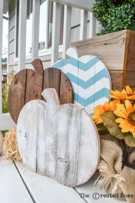 Decorate your home for the fall with fun and budget-friendly decor! These DIY wooden pumpkins make a great touch to any fall decor and you get to make it your own! No more overpaying for wooden pumpkin decor, let’s create our own! #runtoradiance #fall #halloween #pumpkins #decor #diydecor #homedecor #crafts #manteldecor Pallet Pumpkin, Fall Front Porch Ideas, Wooden Pumpkins, Fall Deco, Pallet Crafts, Pallet Painting, Fall Projects, Wood Pallet Projects, Theme Halloween