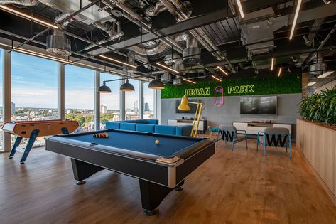 Game Room Design Ideas, Best Office Design, Google Office, Gaming Lounge, Office Game Room, Creative Office Space, Modern Office Interiors, Traditional Office, Office Games