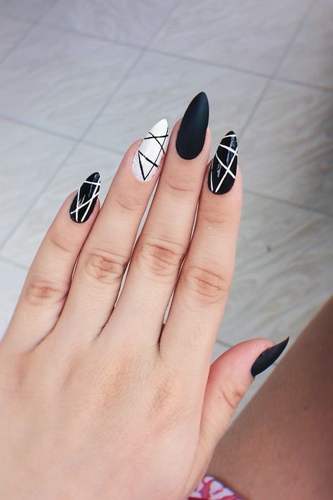 Geometric Black Nails, Black Geometric Nails, Tropical Nail Designs, Geometric Nails, Nagel Design, Essie Nail Colors, Black Coffin Nails, Wedding Nails French, Geometric Nail Art