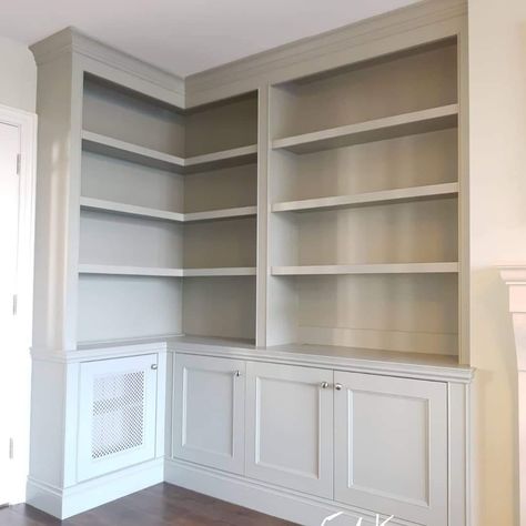 Built In Corner Shelves Bedroom, Built In Bookcase Corner, L Shaped Built In Shelves, Built In Bookshelves Wallpaper, Lounge Sideboard Ideas, Bookcase Moulding, L Shaped Built In, Built In Corner Shelves Living Room, Built In Bookshelf Makeover