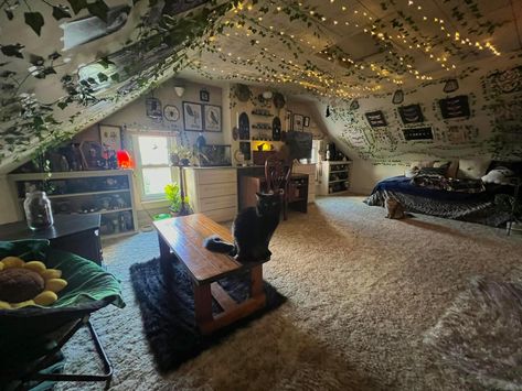 Attic Room, Chill Room, Room Redesign, Grunge Room, Attic Bedroom, Cozy Room Decor, Pretty Room, Dreamy Room, Dream Room Inspiration