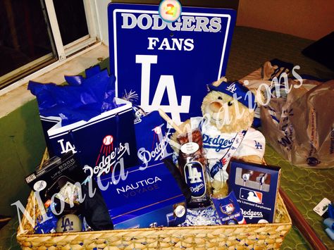 Dodgers themed gift basket . La Dodgers Gifts For Him, Dodgers Gift Basket Ideas, Dodgers Party, Hommade Gifts, Team Mom Baseball, Boyfriend Care Package, Raffle Ideas, Silent Auction Baskets, Auction Basket