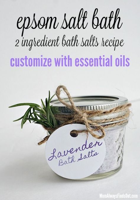 Easy DIY Epsom Salt Bath Salts Recipe - Just 2 ingredients. Customize with your favorite essential oils. Free Printable Lavender Bath Salts Gift Tags perfect for Homemade Gifts in a jar Salt Bath Recipe, Bath Salts Gift, Bath Salts Recipe, Epson Salt, Bath Salts Diy, Lavender Bath Salts, Salt Bath, Diy Essentials, Homemade Bath