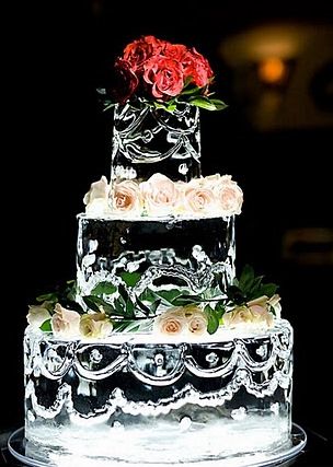 ice cake Ice Sculpture Wedding, Cake Alternatives, Bff Stuff, Ice Carving, Creative Wedding Cakes, Wedding Cake Alternatives, Diy Wedding Cake, Ice Art, Ice Cake