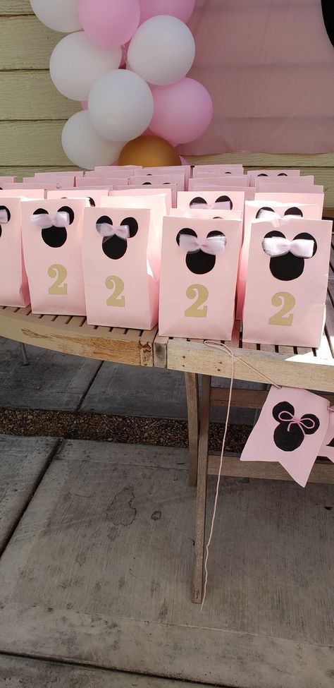 Minnie Mouse Theme Party Favors, 2nd Birthday Goodie Bags Ideas, Oh Twodles Birthday Goodie Bags, Minnie Mouse Party Bags Diy, Minnie Birthday Favors, Minnie Mouse Party Bags Ideas, Oh Twodles Goodie Bags, Minnie Mouse Giveaways Ideas, Minnie Mouse Popcorn