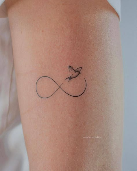 Small Sparrow Tattoos, A Bird Tattoo, Tattoo Design Ideas For Women, Bird Tattoo Design, Simple Bird Tattoo, Small Bird Tattoos, Bird Tattoo Meaning, Bird Tattoos For Women, Unique Butterfly Tattoos