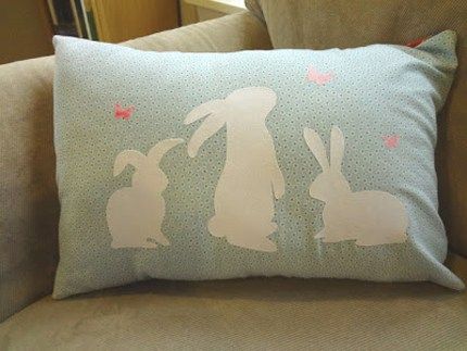 15 Bunny Silhouette Crafts for Easter @craftgossip Easter Pillows Ideas, Easter Home Decorations, Crafts For Easter, Easter Cushions, Craft At Home, Pillows Ideas, Easter Table Runners, Bunny Silhouette, Applique Pillows