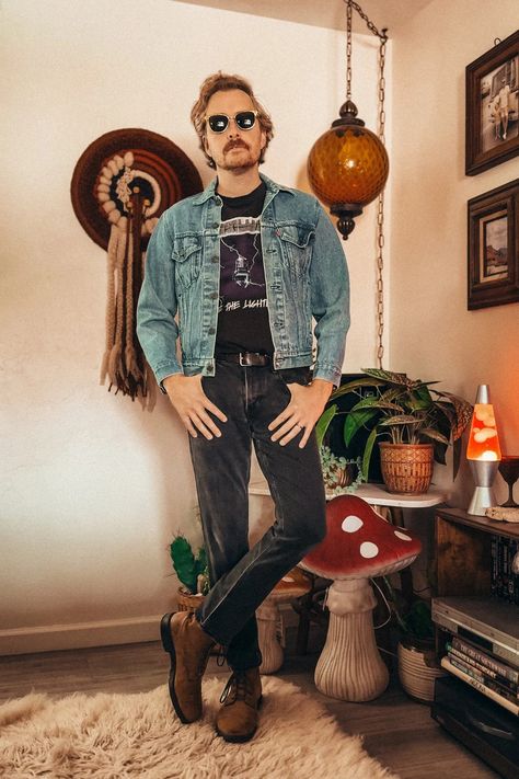 Vintage Rock n Roll Outfit with Skinny Jeans Rock N Roll Outfit, Metallica T Shirt, Denim Trucker Jacket, Vintage Rock, Levis Denim, Bob Dylan, Trucker Jacket, Rock N, Vintage Levis