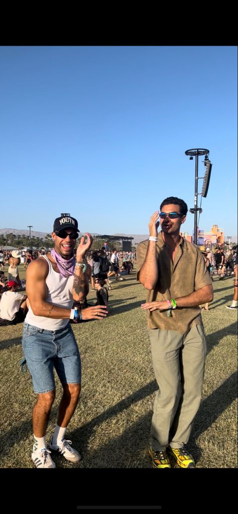 Masculine Festival Outfit, Mens Festival Outfits, Music Festival Outfits Men, Outdoor Festival Outfit, Male Festival Outfits, Coachella Ootd, Summer Music Festival Outfits, Coachella Outfit Men, Men Festival Outfit