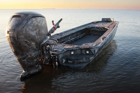 Jon Boat Fishing, Mud Boats, Alligator Hunting, Shallow Water Boats, Duck Hunting Boat, Duck Boats, Backwards Hat, John Boats, Duck Boat