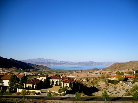 Just 30 km (18 mi) away from Las Vegas lies little town called Boulder City that offers plenty of fun activities for everyone. Boulder City Nevada, Route 66 Road Trip, Nevada Travel, Boulder City, Lake Mead, City Library, Hoover Dam, Mortgage Calculator, Travel Outdoors