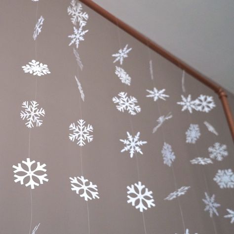 ✨ Bring the Magic of Snow Indoors! ❄️ Our paper snowflake garlands are the perfect way to add some winter wonderland vibes to your space this season. Hang them as a beautiful backdrop, in a window, or anywhere you want a touch of festive magic! 🌨️✨ Each garland is handcrafted with intricate paper snowflakes strung on clear thread, creating a dreamy floating effect that’s perfect for holiday parties, weddings, or cozy home decor. Available now on Etsy! 🎄✨ Tap the link in bio to shop. 📸 Tag... Butterfly Room, Snowflake Garland, Flat Decor, Paper Snowflake, Snow Flakes Diy, Cozy Home Decor, Christmas Planning, Stall Designs, Snowflake Decorations