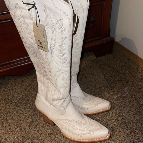 Size 11 White Ariat Casanova Boots Ariat Booties, Western Riding Boots, Ariat Cowgirl Boots, Leather Cowgirl Boots, Brown Leather Wedges, Slip Resistant Shoes, Ariat Boots, Western Ankle Boots, Ariat Shoes