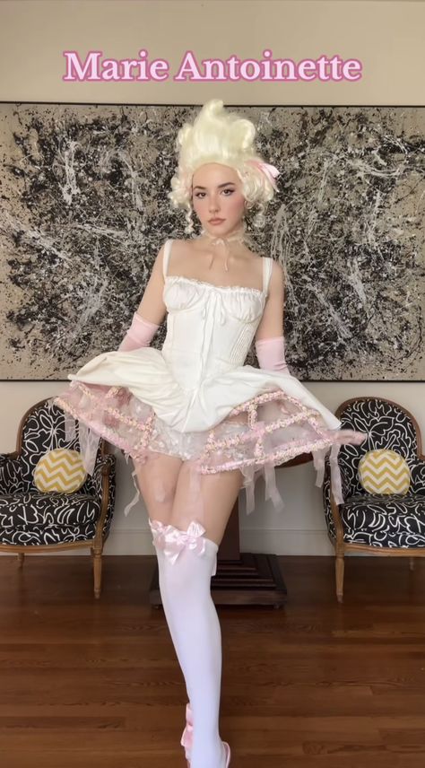 Marie Antoinette Outfit Inspiration, Janice Glimmer, Marie Antoinette Costume Halloween, Gogo Dancer Outfits, Marie Antoinette Costume, Halloween Duos, Legs Outfit, Cute Short Dresses, Angel Costume