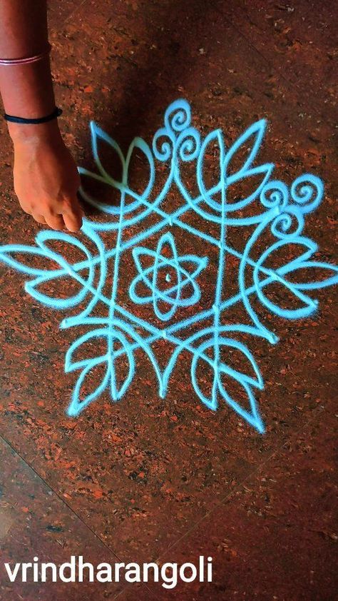 Simple Rangoli Images, Small Rangoli Design For Daily, Thipkyanchi Rangoli, Small Free Hand Rangoli, Small Kolam, Pattern Design Drawing, Easy Rangoli Designs Videos, Very Easy Rangoli Designs, Rangoli Designs Photos