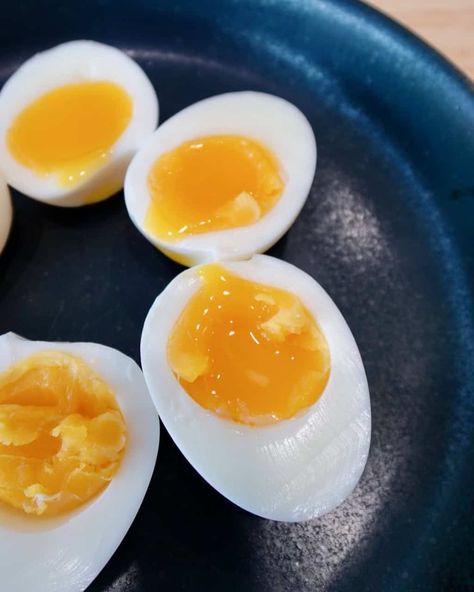 How to Make Jammy Eggs (Hint: Don't Boil Them!) Jammy Eggs, Steamed Eggs, 30 Minute Dinners, Soft Boiled Eggs, Egg Toast, Dinner Side Dishes, Soup Dinner, Dinner Sides, Bowl Of Soup