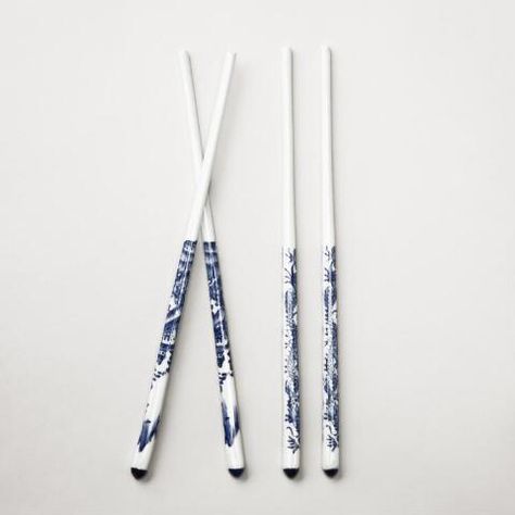 Ceramic Chopsticks, Chopsticks Design, Unique Dinnerware, Kitchen Accessories Storage, Chop Sticks, Quirky Kitchen, Japanese Chopsticks, Mini Tattoo, Food Wishes